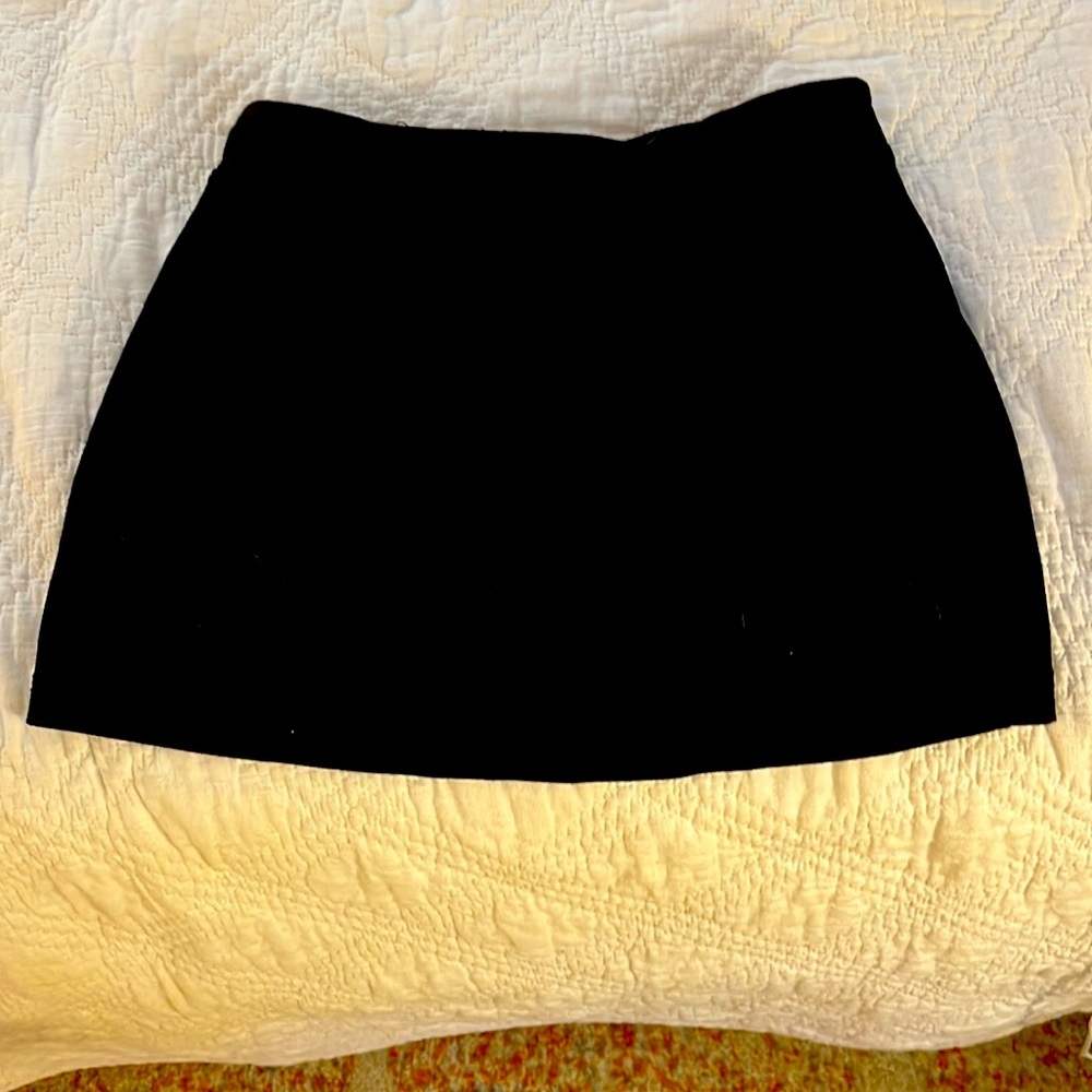 *NEW* Urban Outfitters Black mini Short